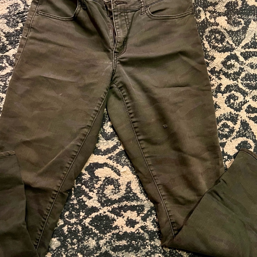 American Eagle Outfitters Dark Olive Camo Skinny Jeans